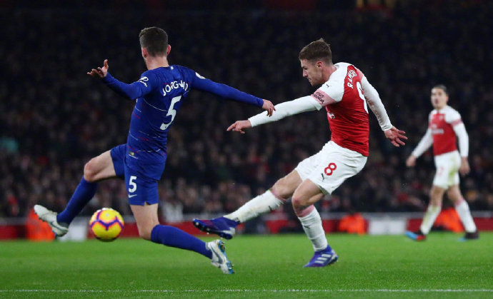  水晶宫主场击退曼联，马特塔防守反击战术奏效  