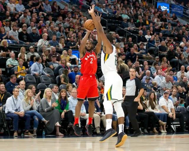  灰熊痛击爵士止住连败势头，莫兰特暴扣点燃全场激情  