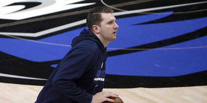  东契奇超神发挥独行侠击败太阳豪取五连胜