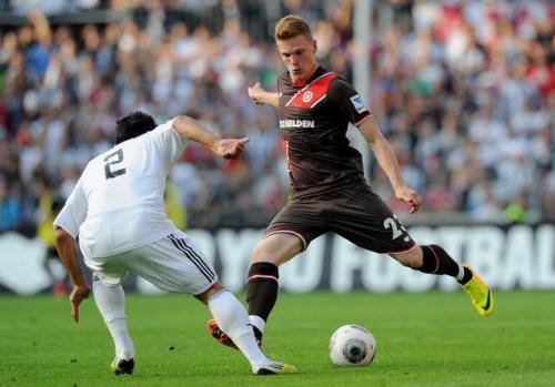  圣保利升班马展韧性，逼平豪门展现潜力